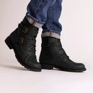 White Mountain Taunton Ankle Boots